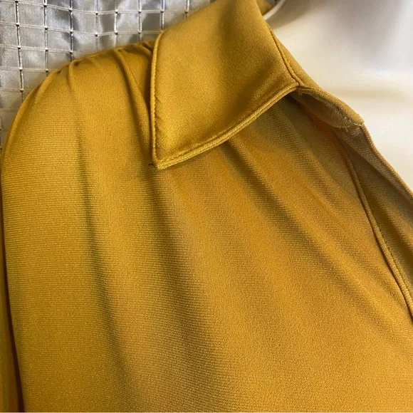 Mustard Button Down Carmen Marc Valvo Top XL - Picture 8 of 10